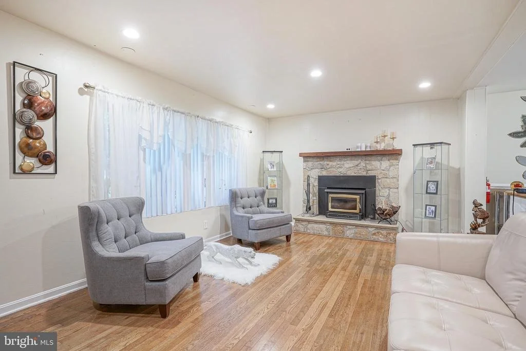 Photo of 2313 BRANCH PIKE