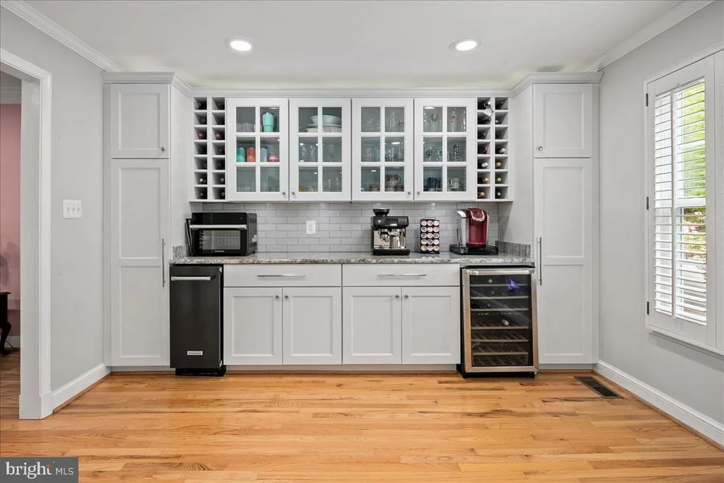 Photo of 9426 MOUNT VERNON CIRCLE