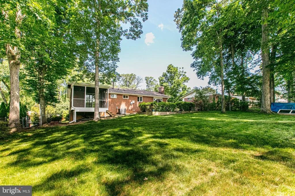 Photo of 5505 EASTBOURNE DRIVE