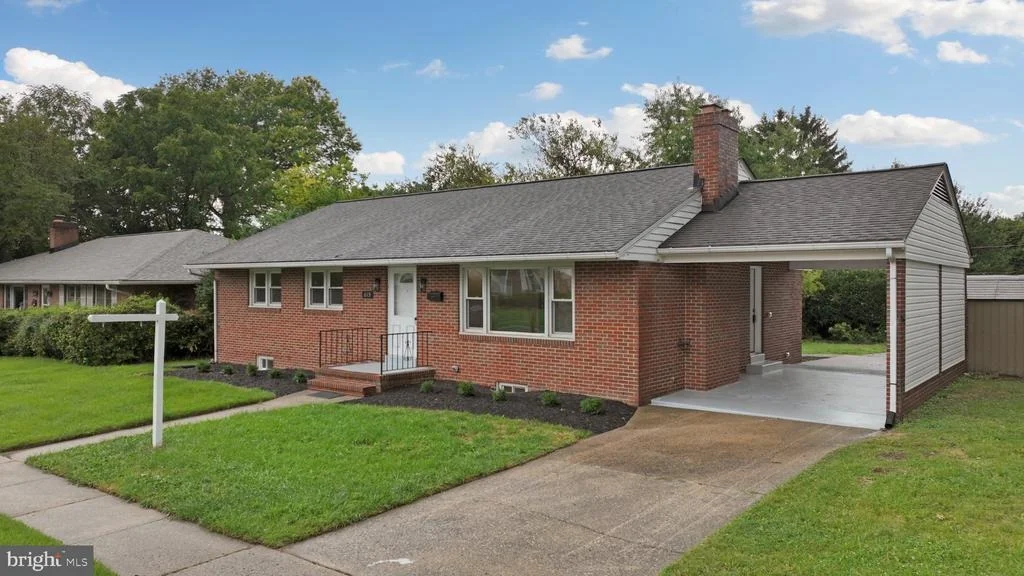 Photo of 615 TANEY AVENUE