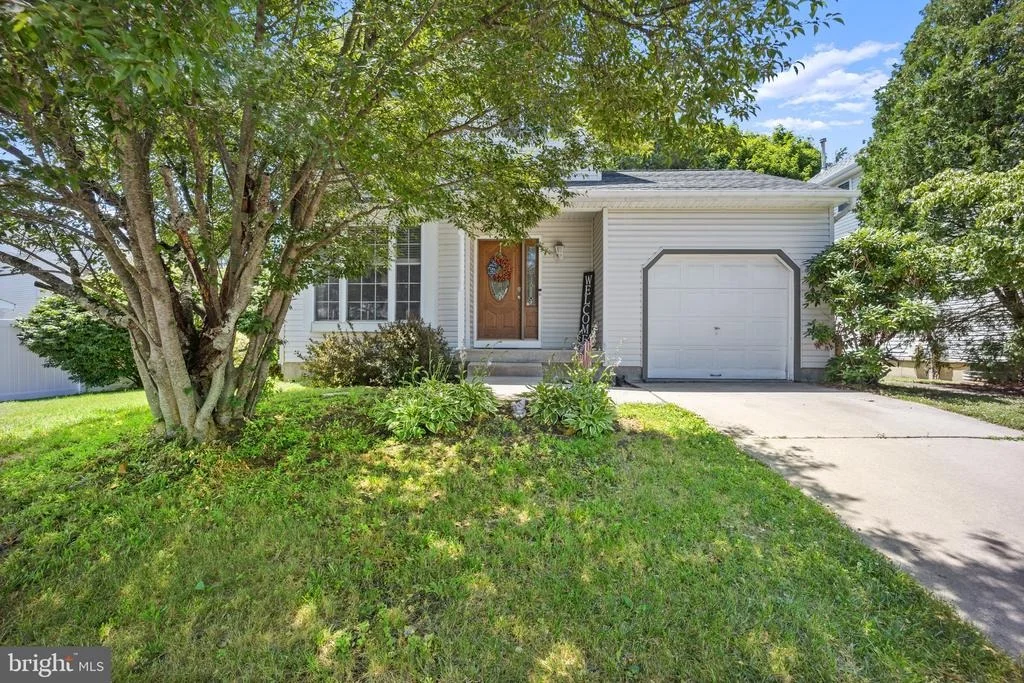 Photo of 64 OAKTON DRIVE