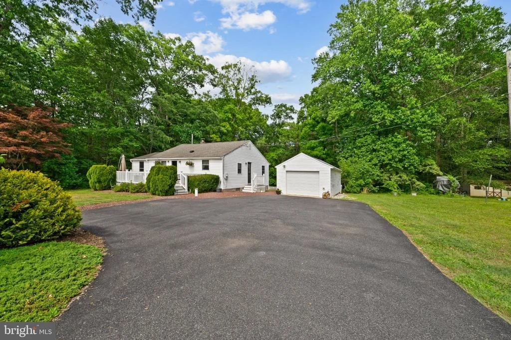 Photo of 753 GILBERT ROAD