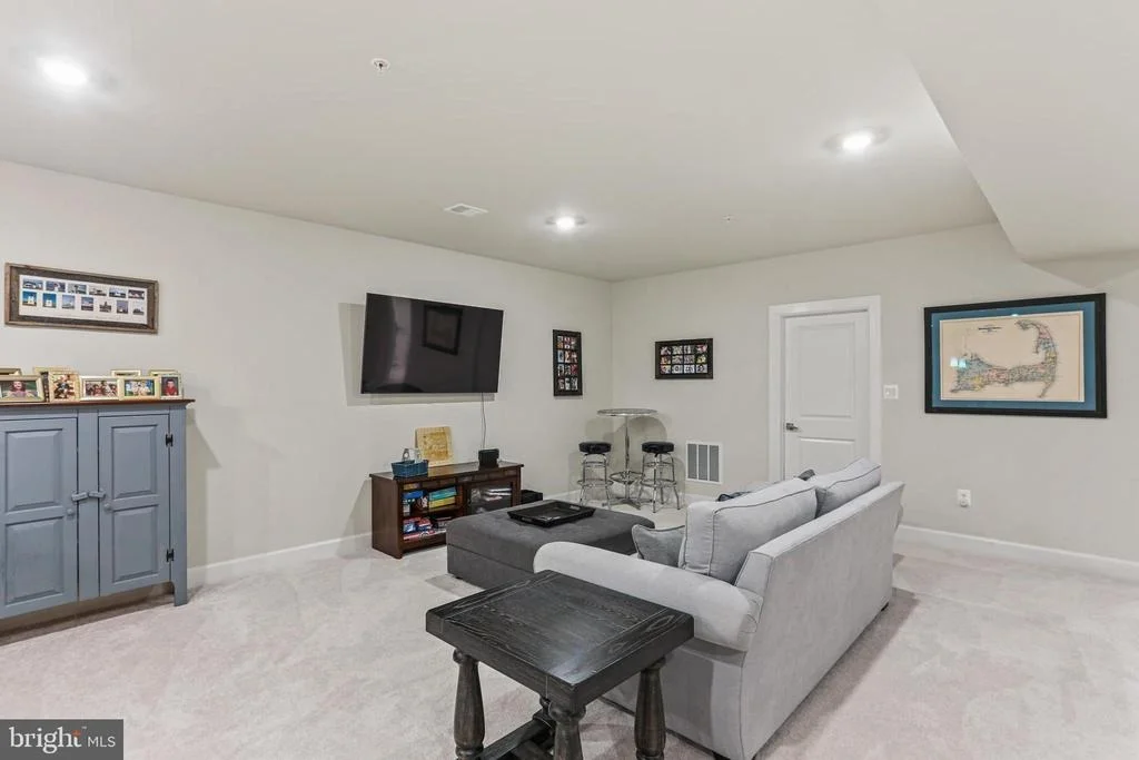 Photo of 384 CROWN POINT DRIVE