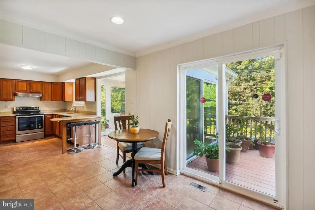 Photo of 927 POINTER RIDGE DRIVE