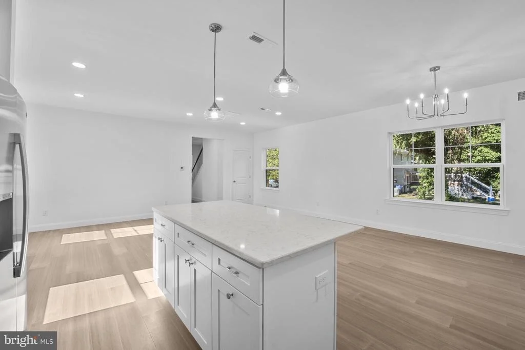 Photo of 492 ELLIS AVENUE