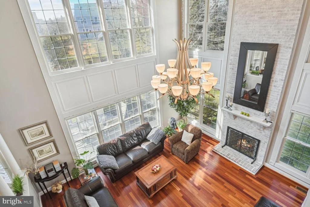 Photo of 10 MAPLECREST COURT