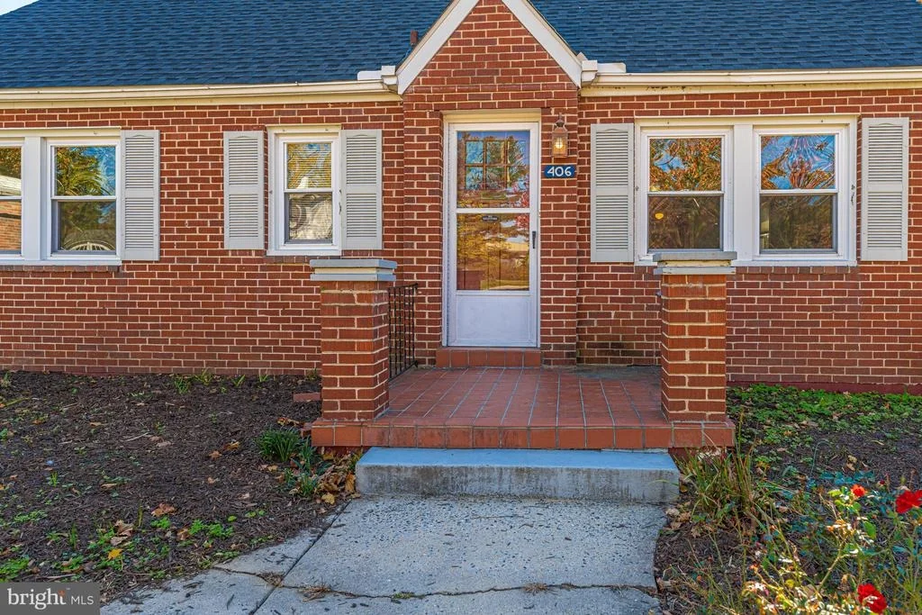 Photo of 406 LEE PLACE