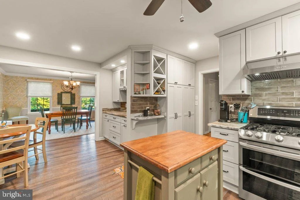 Photo of 4208 RAVENHURST CIRCLE