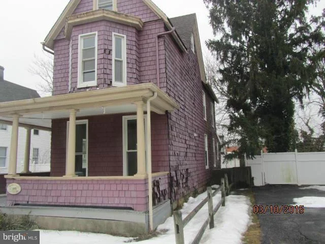 Photo of 413 LYMAN AVENUE