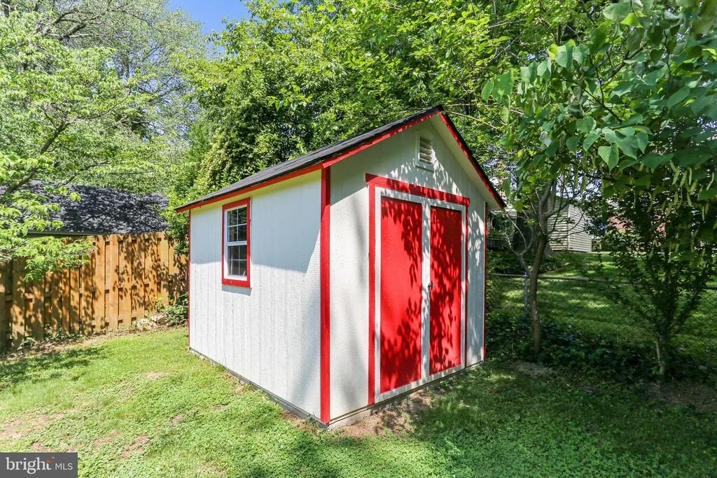 Photo of 2413 CHURCHILL ROAD
