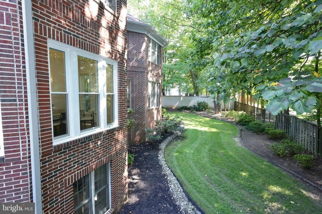 Photo of 6403 BURKE WOODS DRIVE