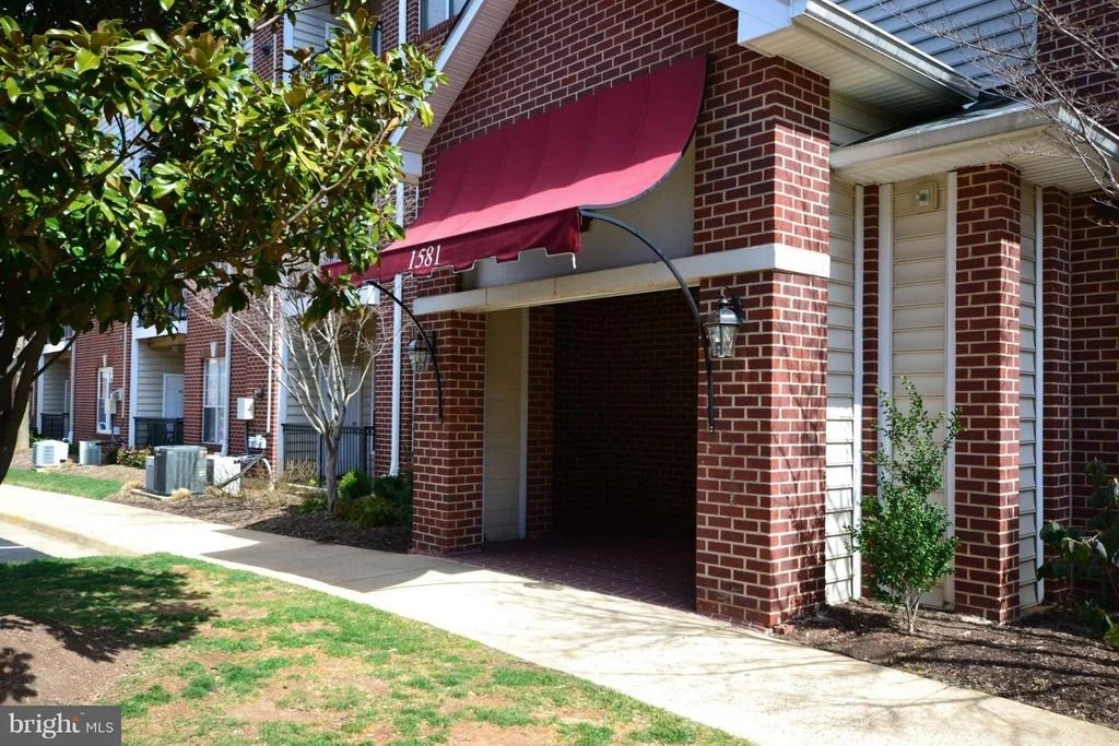 Photo of Unit 5301 at 1581 SPRING GATE DRIVE