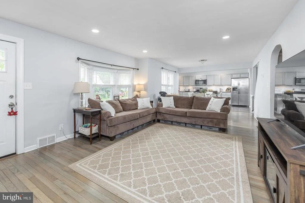 Photo of 415 LAKE AVENUE