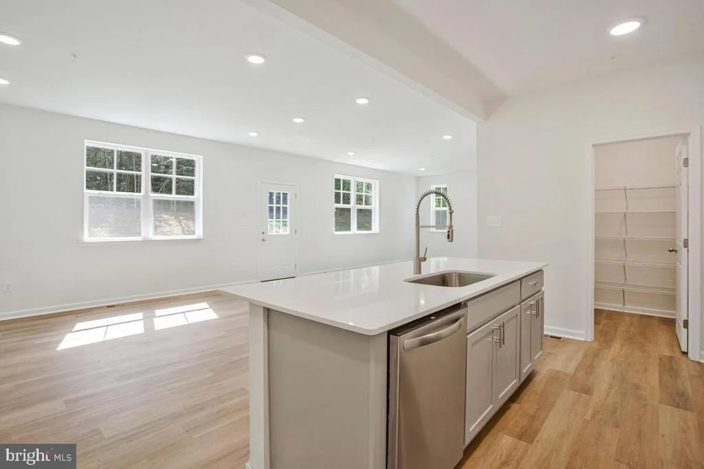 Photo of 900 WALNUT AVENUE