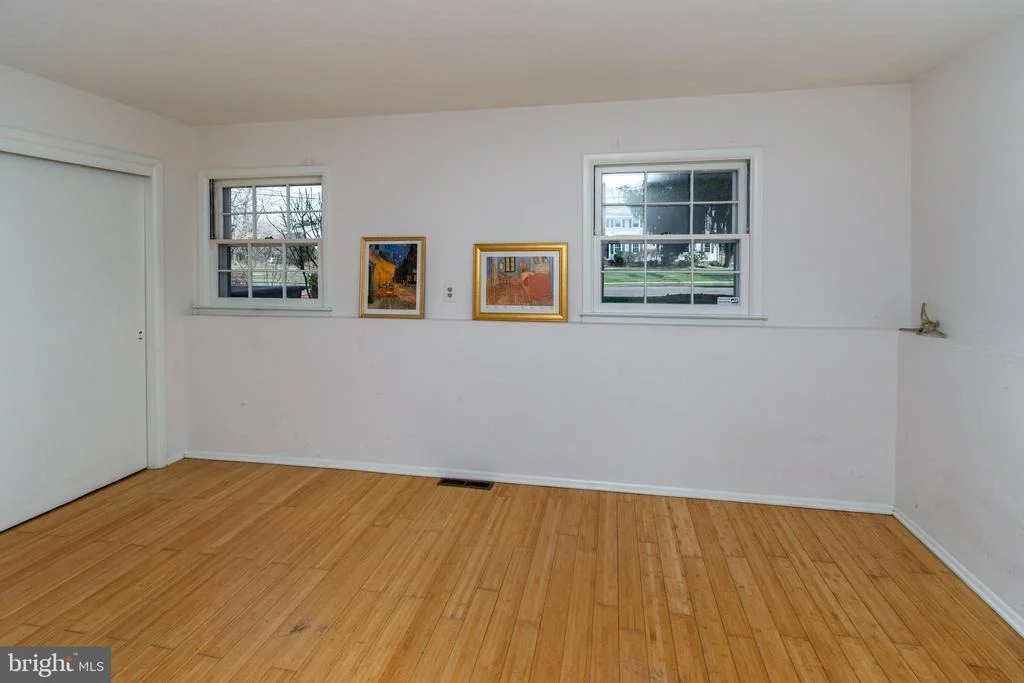 Photo of 6 JEFFREY LANE