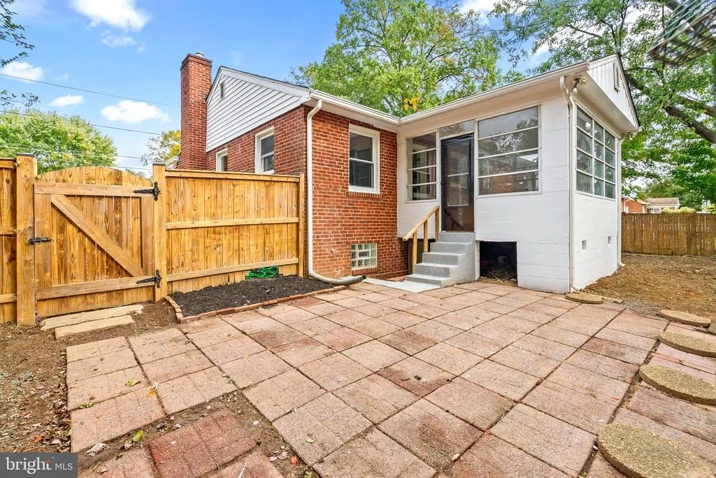 Photo of 10612 DUNKIRK DRIVE