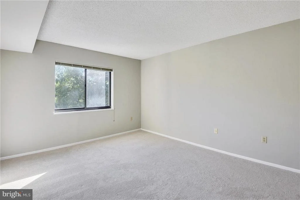 Photo of Unit 610 at 15107 INTERLACHEN DRIVE