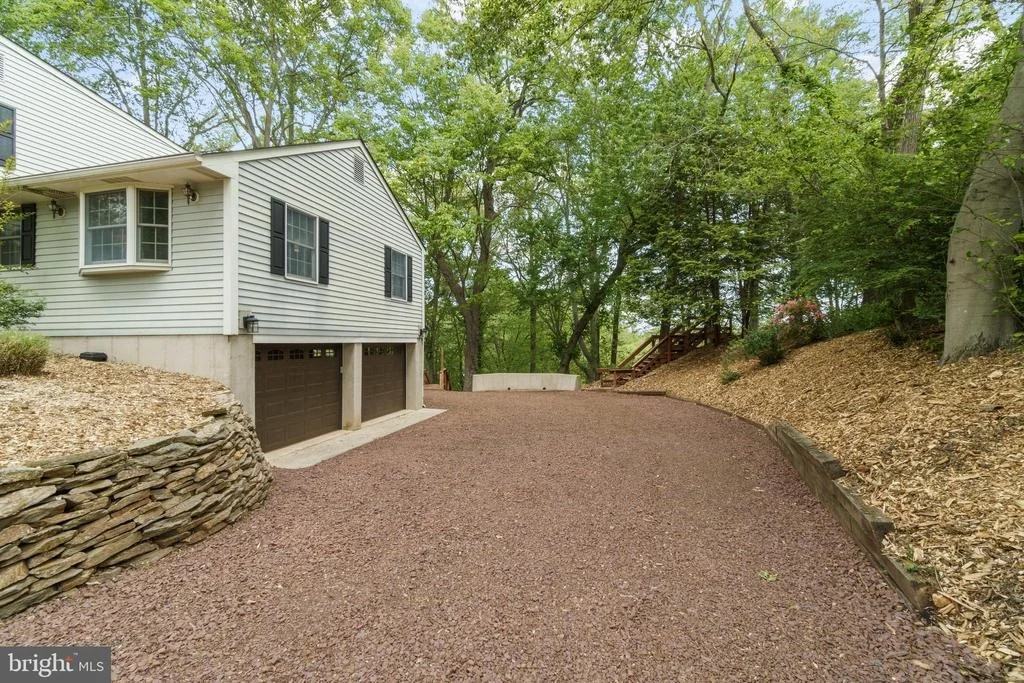 Photo of 42 CREEK ROAD