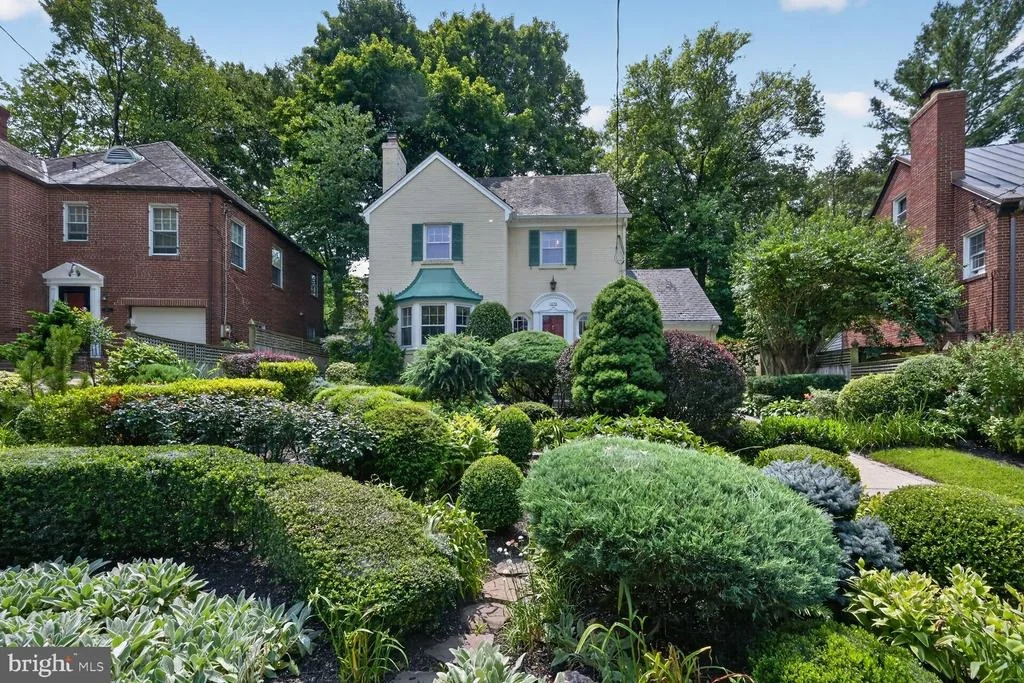 Photo of 1670 PRIMROSE ROAD NW