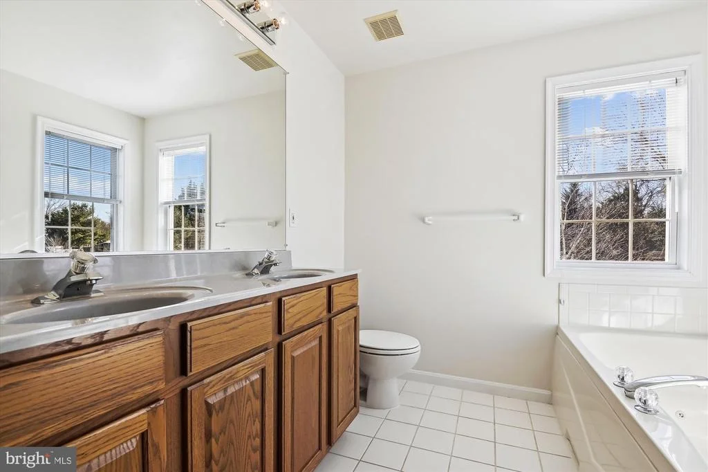 Photo of 441 BARNES AVENUE