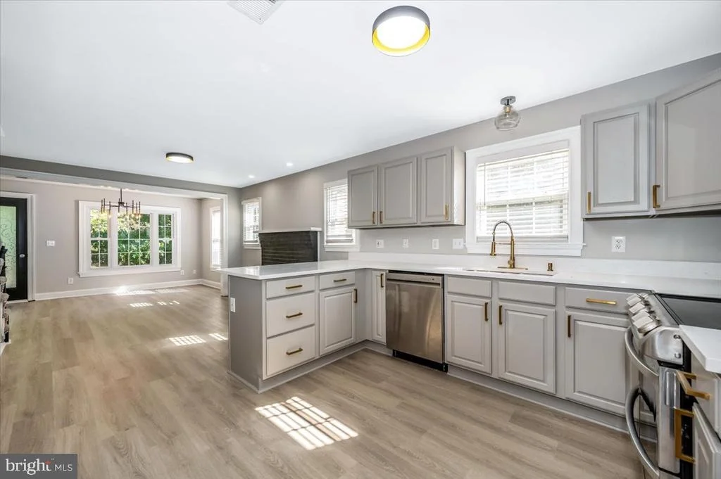 Photo of 1552 DENNIS ROAD