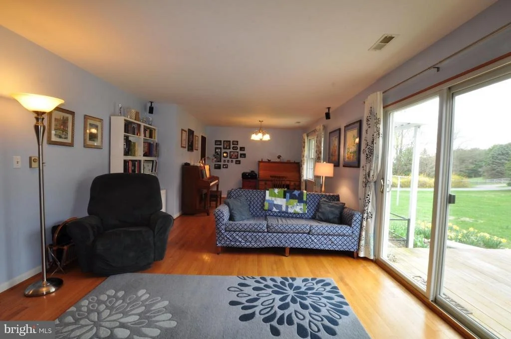 Photo of 10121 JOHNS DRIVE