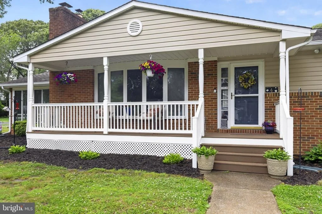 Photo of 4 GRAY DRIVE