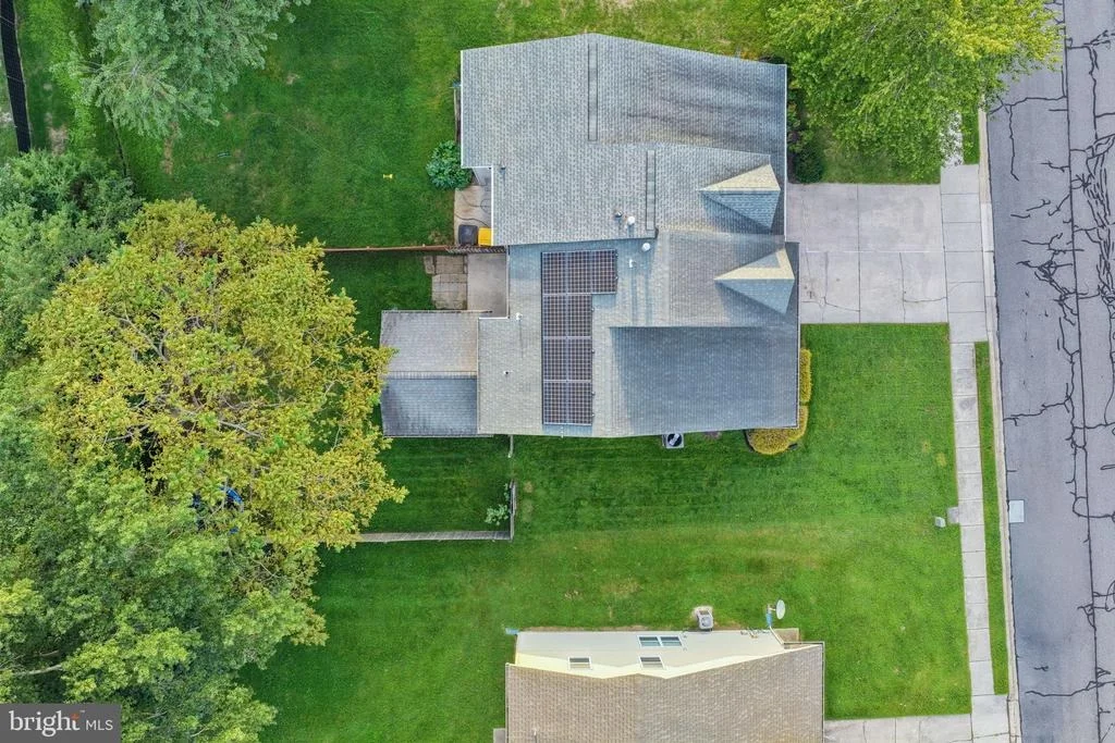 Photo of 19 HEATHERFIELD WAY