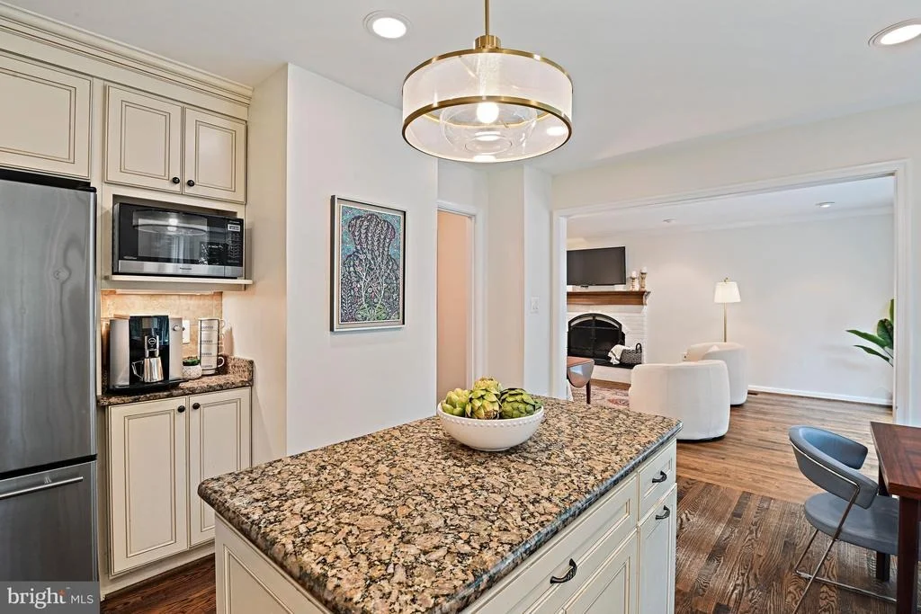 Photo of 7712 LEAR ROAD