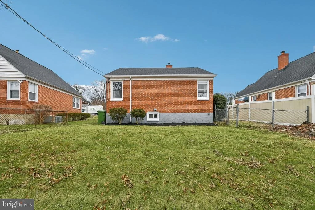 Photo of 4902 GILRAY DRIVE