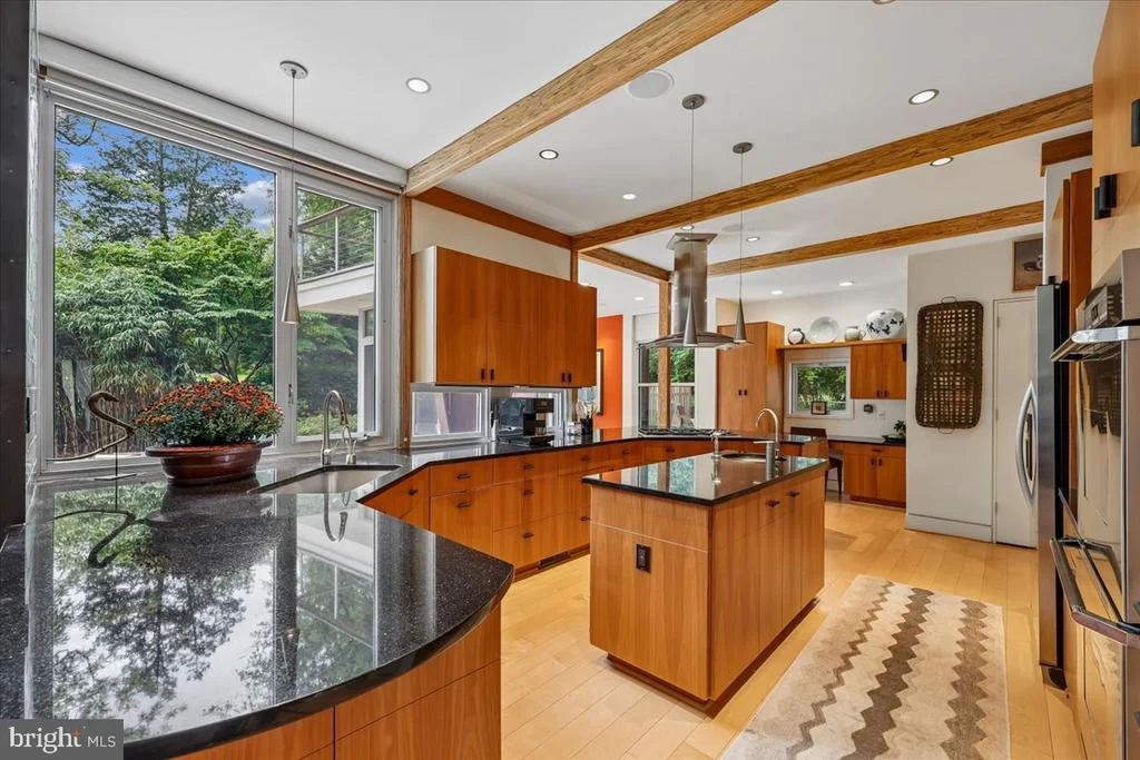 Photo of 1212 WOODSIDE PARKWAY
