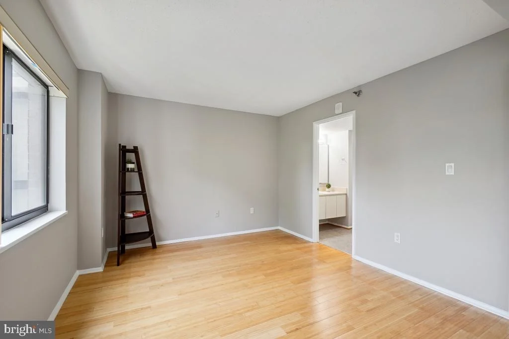 Photo of Unit 4522 at 15100 INTERLACHEN DRIVE