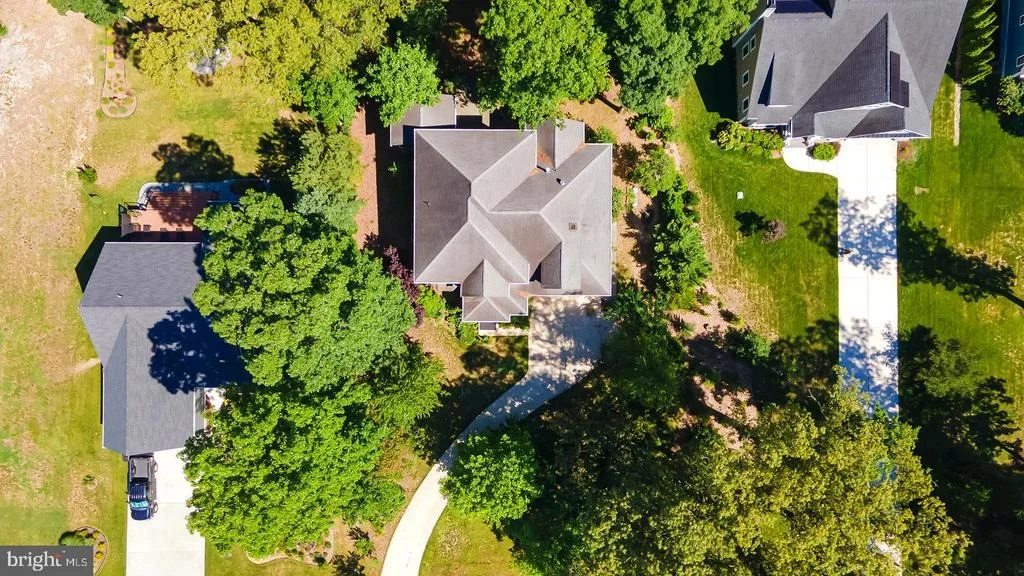 Photo of 142 W SHORE DRIVE