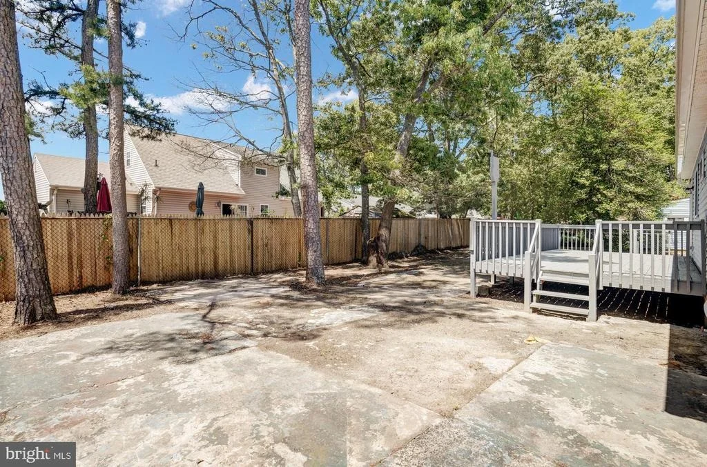 Photo of 615 BEACH BOULEVARD