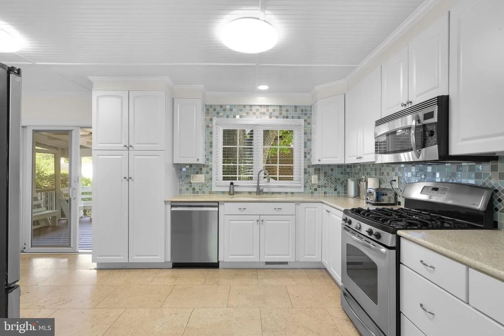 Photo of 10301 CRESTMOOR DRIVE