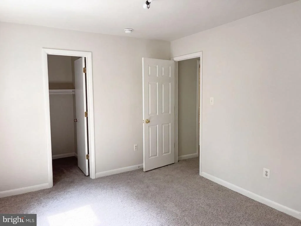 Photo of 542 JONATHAN ROAD