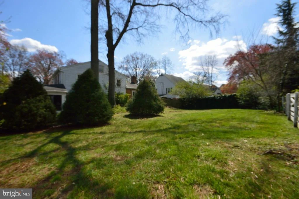 Photo of 8602 CUSHMAN PLACE