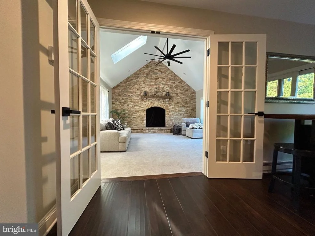 Photo of 902 N ISLAND ROAD