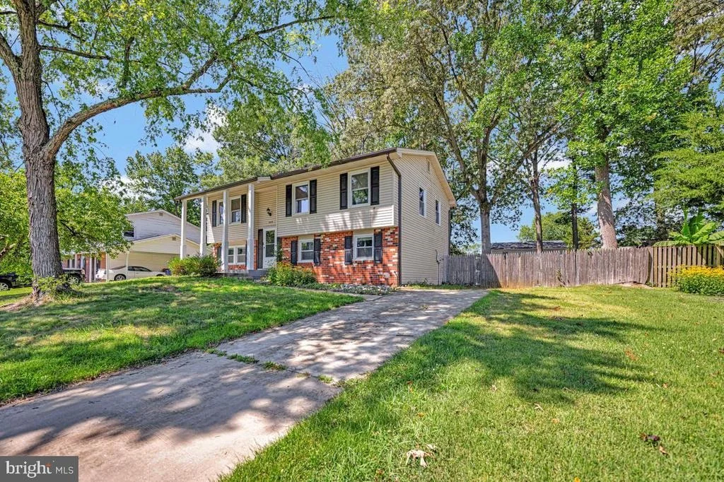 Photo of 409 UNIVERSITY DRIVE