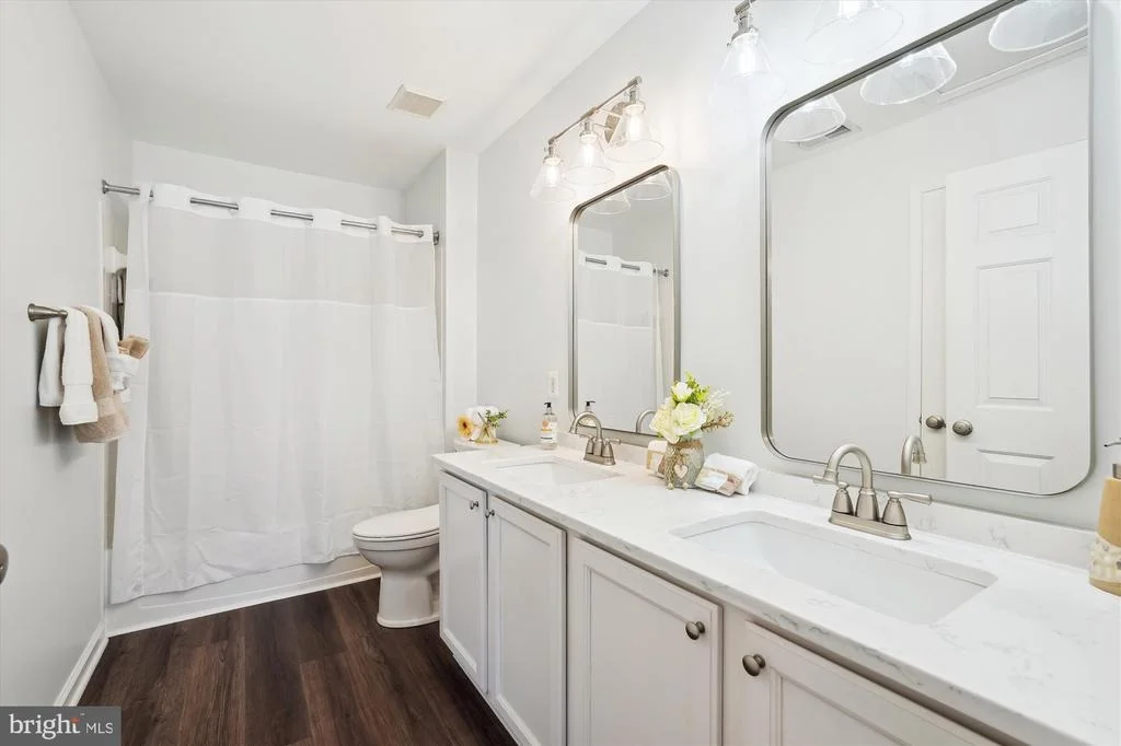 Photo of 4422 WINDING OAK DRIVE