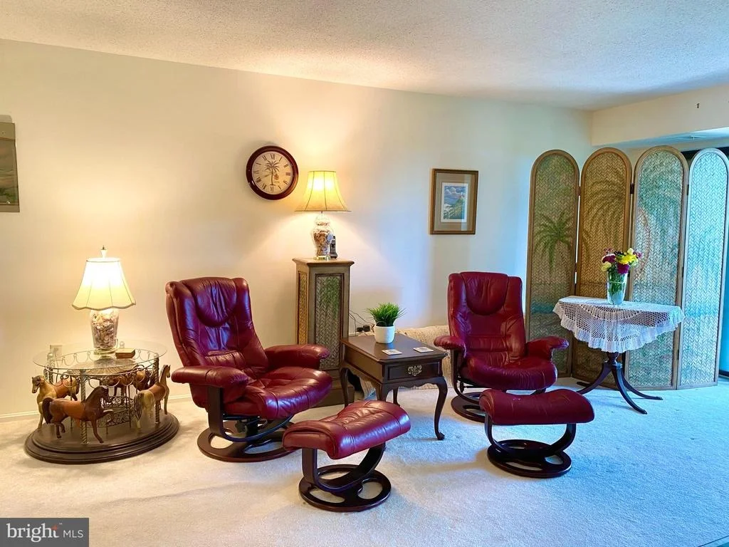 Photo of Unit 722 at 15100 INTERLACHEN DRIVE