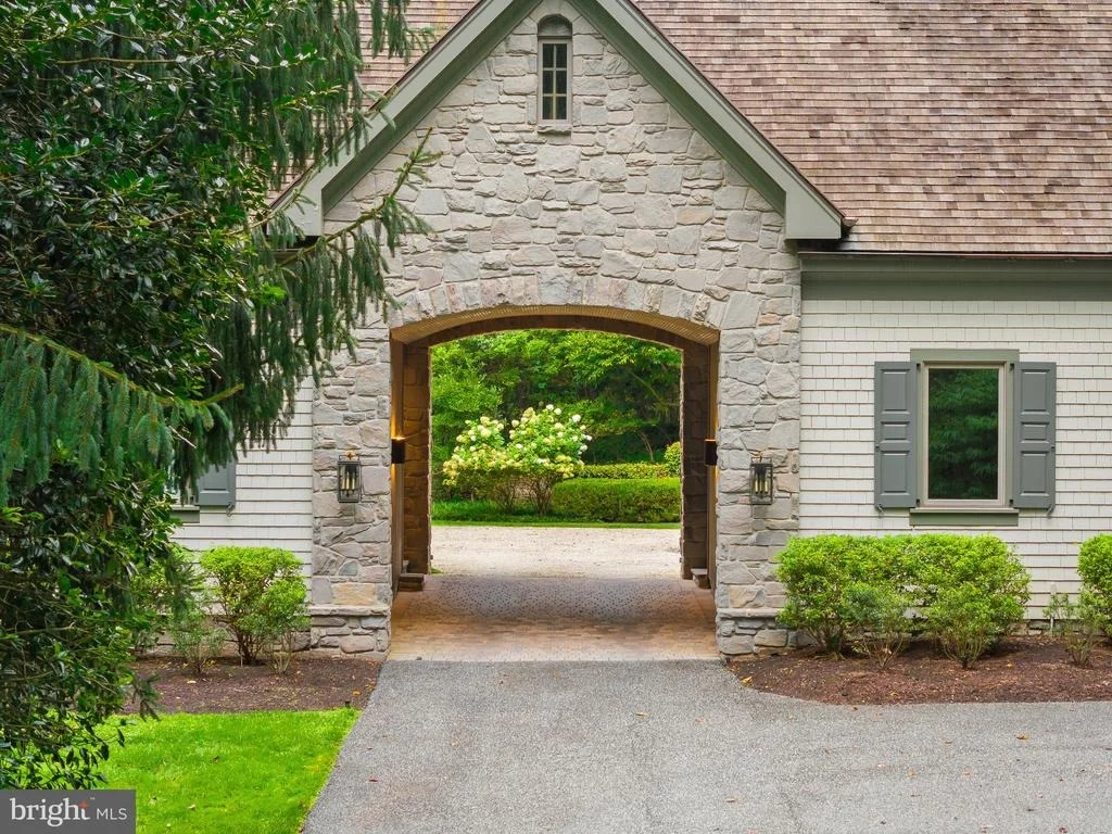 Photo of 3137 BLENDON ROAD
