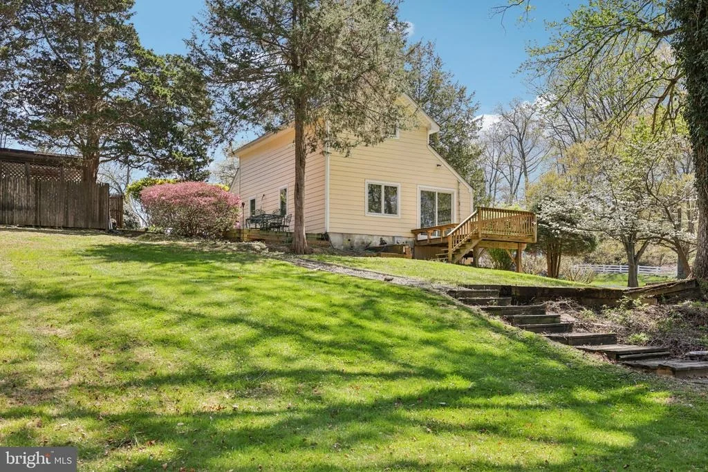 Photo of 2921 DUVALL ROAD