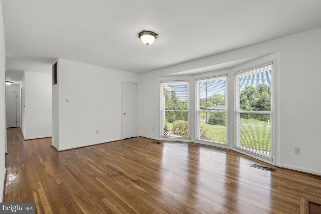 Photo of 18008 MUNCASTER ROAD