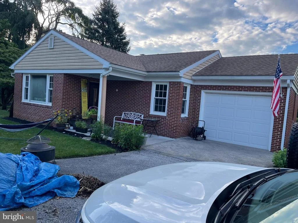 Photo of 404 HILLSIDE DRIVE