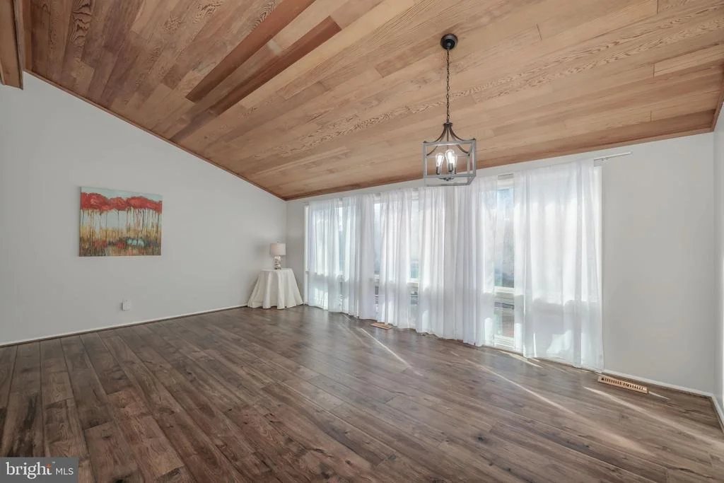 Photo of 8815 BURBANK ROAD