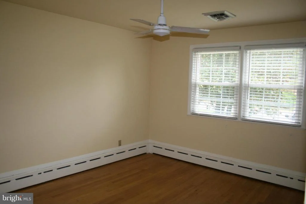 Photo of 10911 BORNEDALE DRIVE