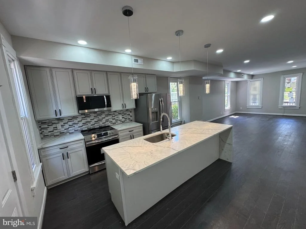 Photo of 1358 VALLEY PLACE SE
