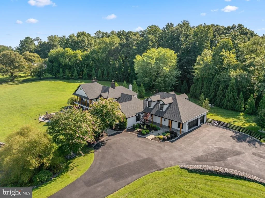 Photo of 19427 ROLLING HILLS DRIVE
