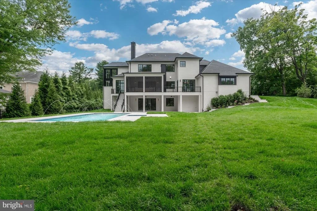 Photo of 8912 GALLANT GREEN DRIVE